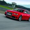 Eine Fahraufnahme des Audi RS4 Avant zeigt die Frontpartie <br />