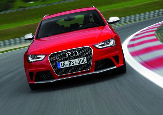 Audi RS4 Avant:
Audi RS4 Avant