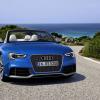 <p>Außenaufnahme mit dem Audi RS5 Cabrio Farbe: Arablau Kristalleffekt</p>