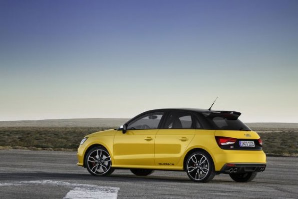 Standaufnahme des Audi S1 Sportback , Farbe: Vegasgelb, Verbrauchsangaben Audi S1 Sportback:Kraftstoffverbrauch kombiniert in l/100 km: 7,3 - 7,1; CO2-Emission kombiniert in g/km: 168 - 166