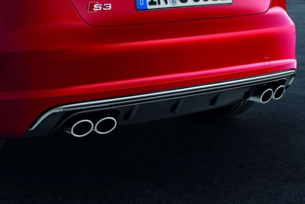 Detailansicht des Audi S3 Farbe: Misanorot