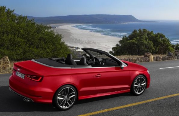 Die Seitenansicht des Audi S3 Cabriolet in einer Standaufnahme Farbe: Misanorot