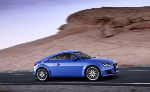 Der Audi TT Coupé im Profil, Farbe: Scubablau