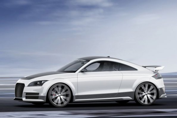 Standaufnahme mit dem Profil des Audi TT Ultra Quattro Concept Farbe: Kristall-Weiss