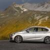 Der BMW 225xe im Profil 