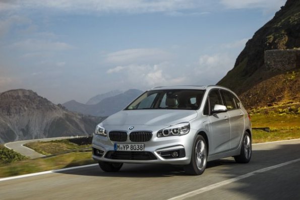 Frontansicht des BMW 225xe