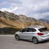 Heck- und Seitenpartie des BMW 225xe