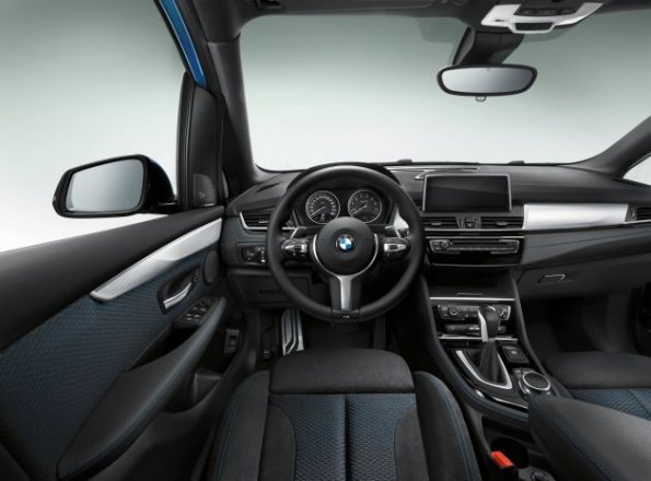 Cockpit im BMW 2er Active Tourer