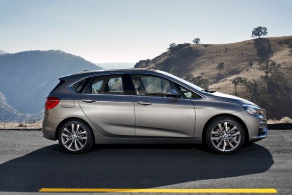 Der BMW 2er Active Tourer in der Seitenansicht