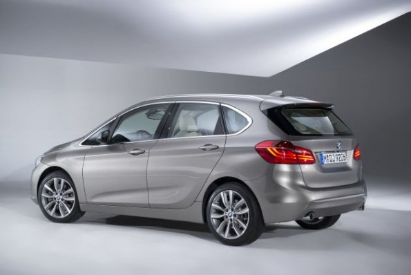 Heck- und Seitenansicht des BMW 2er Active Tourer