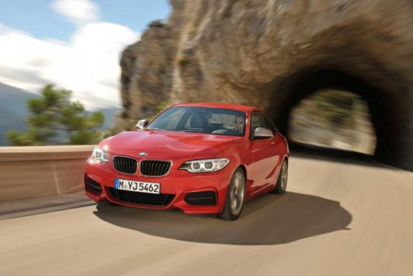 Fahraufnahme mit dem BMW 2er Coupé