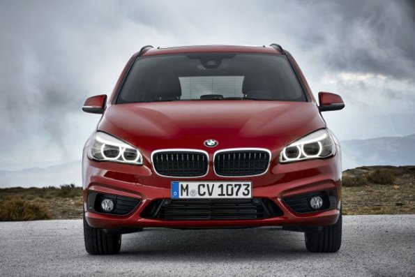 Die Frontansicht des BMW 2er Gran Tourer