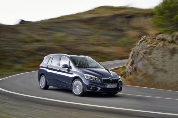 Front- und Seitenansicht des BMW 2er Gran Tourer