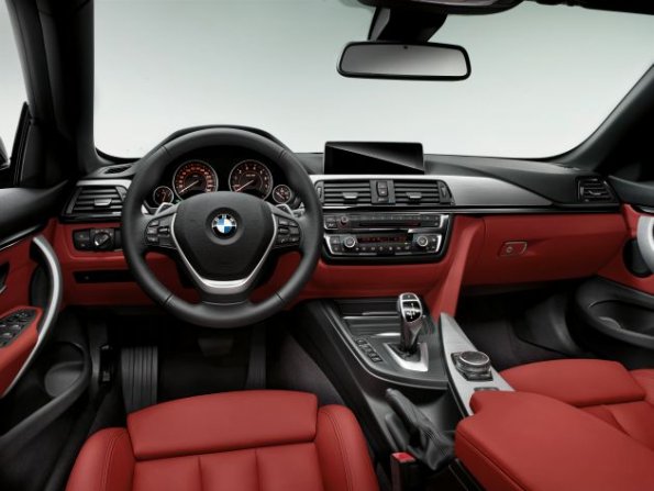 Das Cockpit des BMW 4er Cabrio