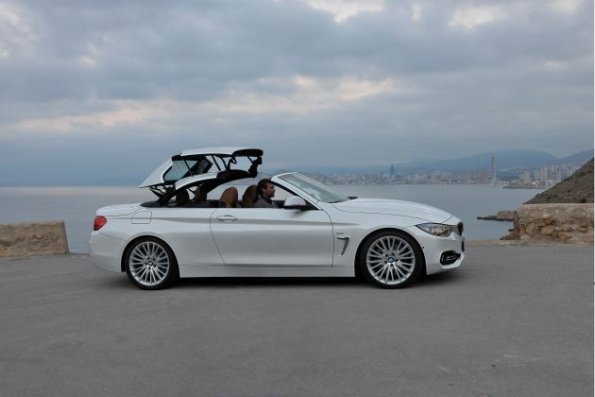 Die Seitenpartie des BMW 4er Cabriolet