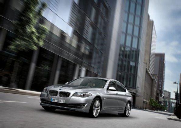 Front- / Seitenansicht des BMW 5er