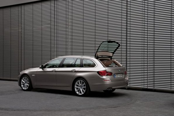 The new BMW 5 Series Touring (03/2010)