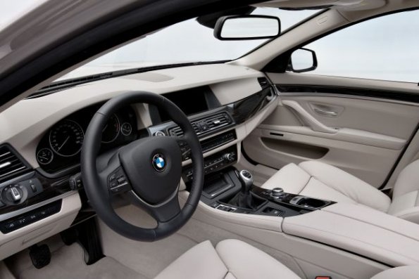 The new BMW 5 Series Touring (03/2010)