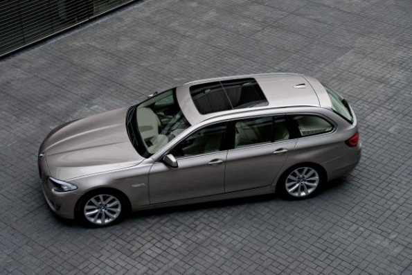 The new BMW 5 Series Touring (03/2010)