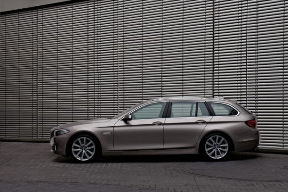 The new BMW 5 Series Touring (03/2010)