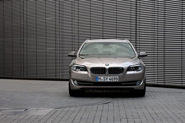 The new BMW 5 Series Touring (03/2010)