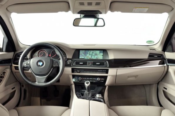 The new BMW 5 Series Touring (06/2010)