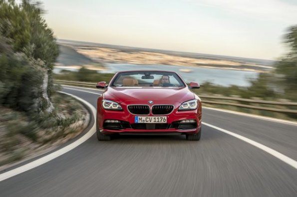 Fahraufnahme mit  dem BMW 6er Cabrio