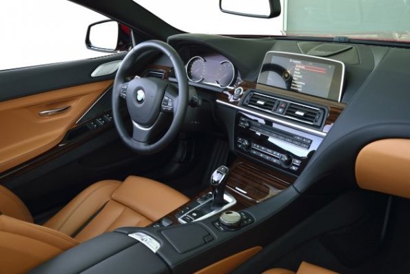 Cockpit des BMW 6er Cabrio