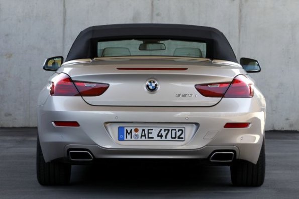 The new BMW 6 Series Convertible - On Location (01/2011).