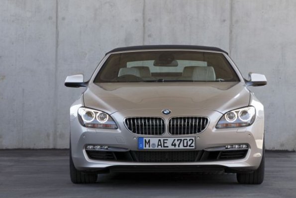 The new BMW 6 Series Convertible - On Location (01/2011).