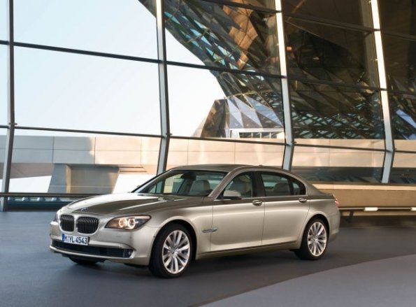 Front- / Seitenansicht des BMW 7