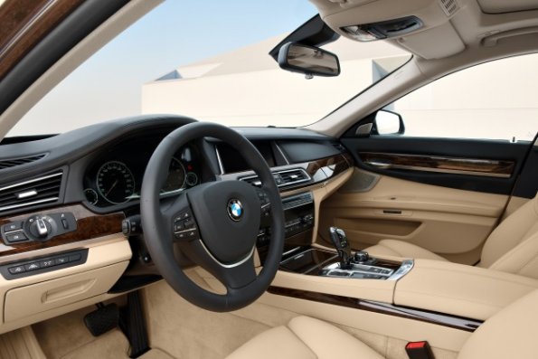 Die Armaturentafel im BMW 7er