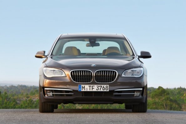 Die Frontansicht des BMW 7er