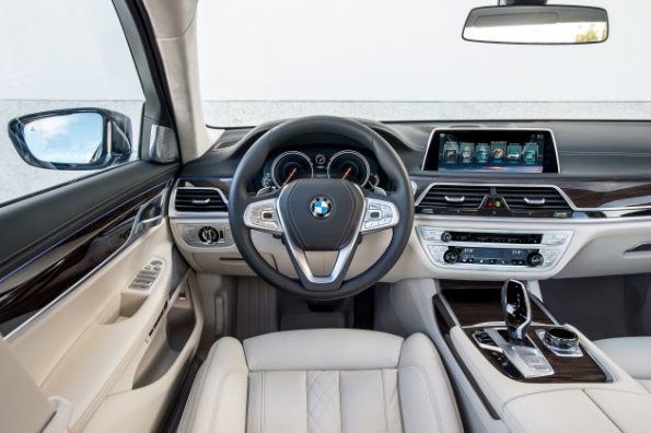 Cockpit im BMW 7er 