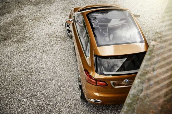 Ein Blick aus der Höhe auf den BMW Concept Active Tourer Outdoor