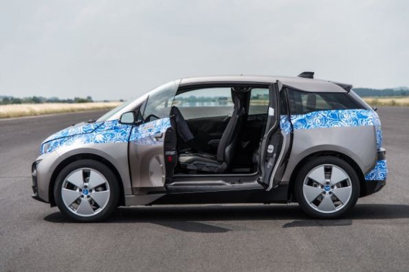 Die Seitenansicht des BMW i3 2013