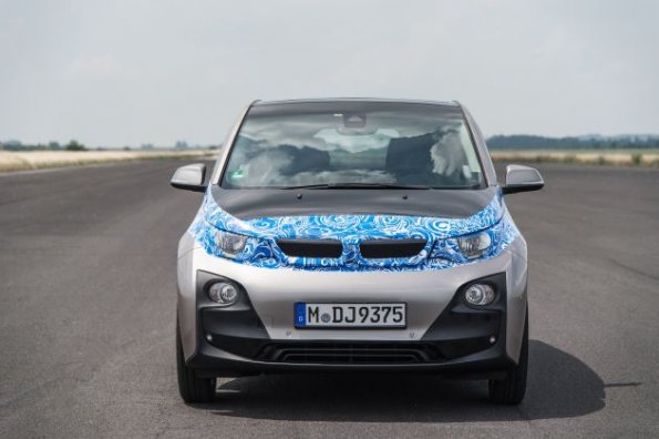 Die Fahrzeugfront des BMW i3 2013