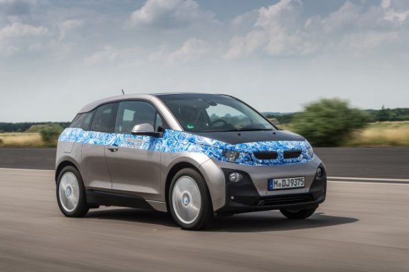 Front- und Seitenpartie des BMW i3 2013