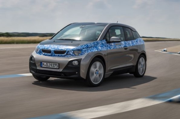 Front- und Seitenpartie des BMW i3 2013