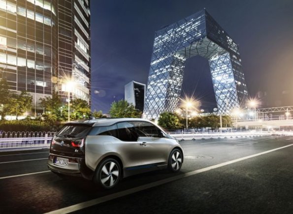 Der BMW i3 in der Seitenansicht 