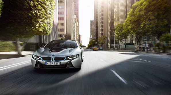 Die Fahrzeugfront des BMW i8