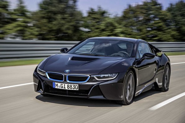 Frontansicht des BMW i8