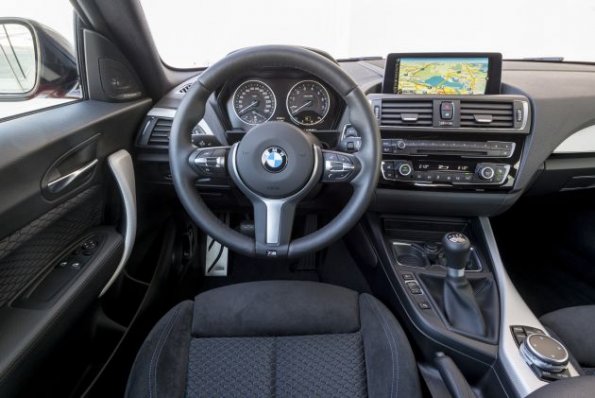 Cockpit des BMW M135i