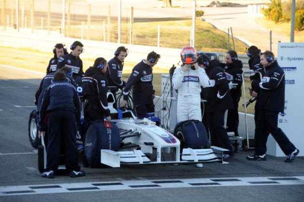 Tuesday, 20 January 2009 Valencia, Spain. The roll out of the BMW Sauber F1.09 BMW Sauber F1 Team driver Robert Kubica (POL) prepares to drive the new car. This image is copyright free for editorial use © BMW AG