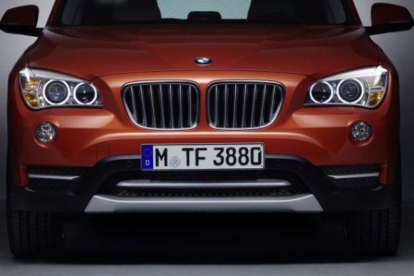 Die Frontpartie des BMW X1