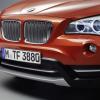 Die Fahrzeugfront des BMW X1 in einer Nahaufnahme <br />