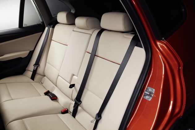 BMW X1:
BMW X1