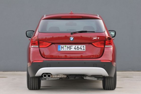 Heckansicht des Einstiegs-SUVs von BMW, dem X1