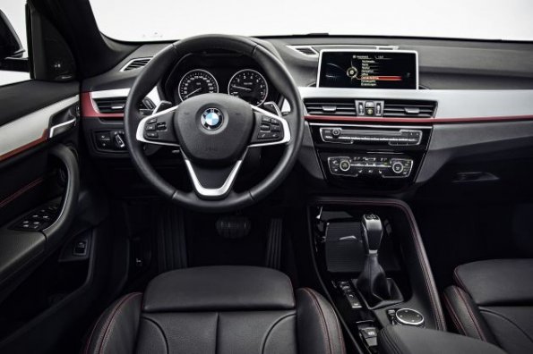 Cockpit des BMW X1