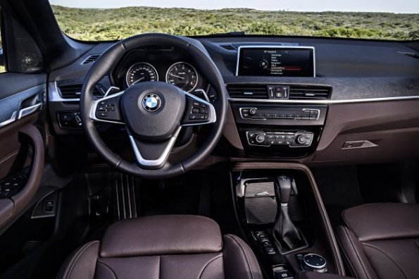 Cockpit des BMW X1